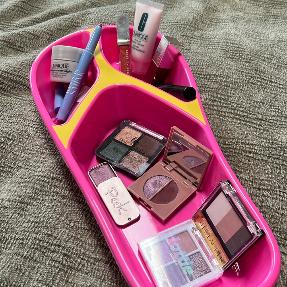 Eyeshadows, night cream, lipstick and gloss
